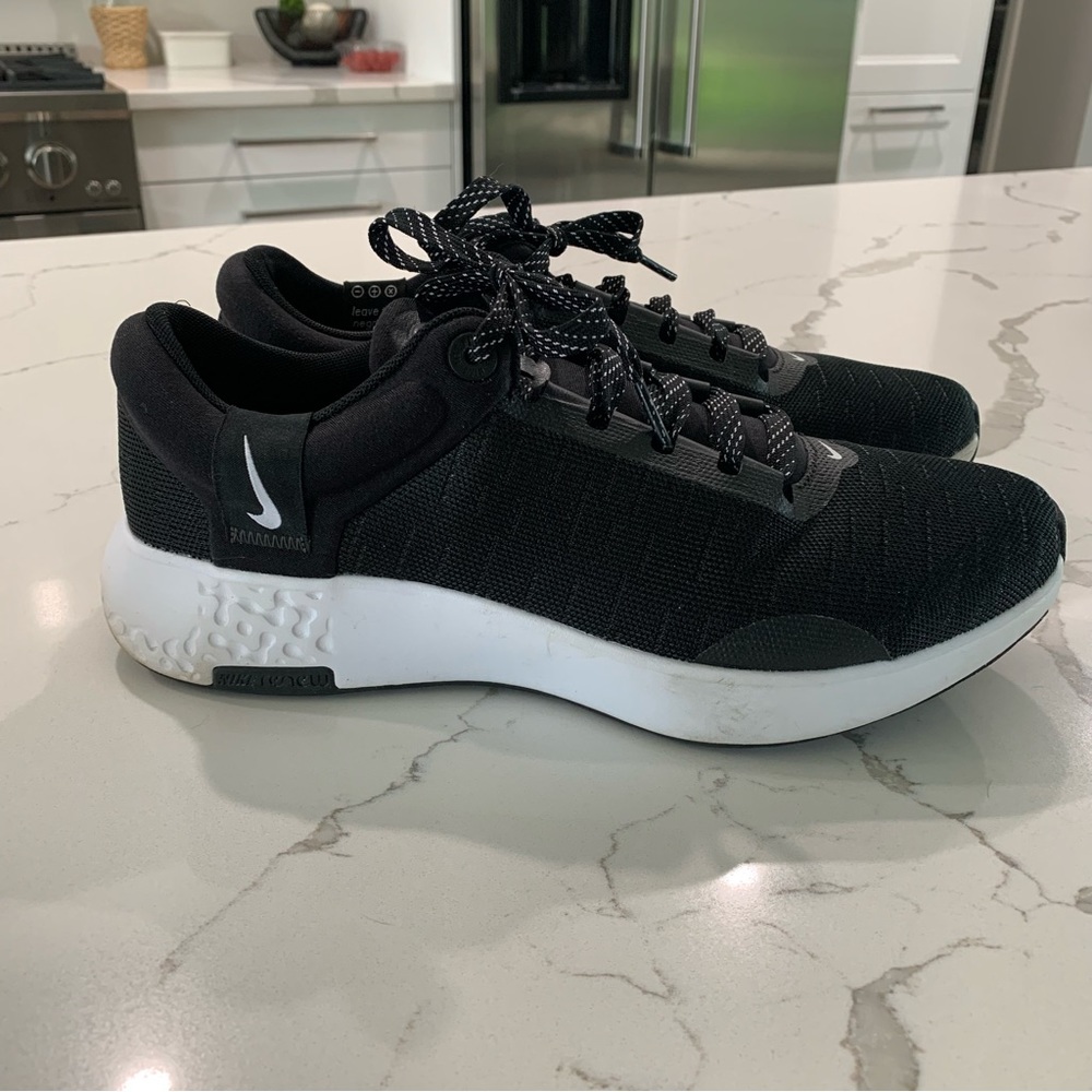 Nike Renew Serenity Women's Running Shoes, size 10.5